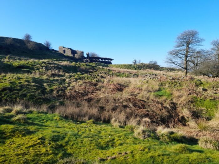 Ruined mine buildings on Abdon Burf