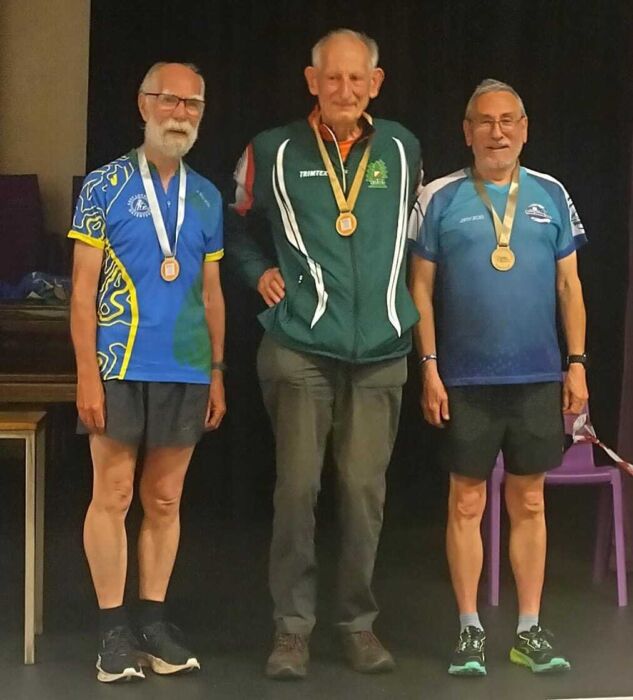 Ewart 1st, Les 3rd MUV podium